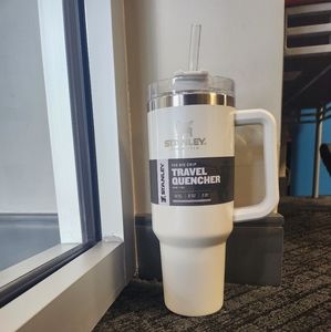 Stanley 40 oz tumbler.